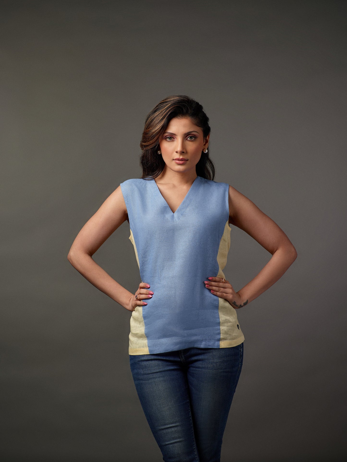 Sleeveless V-neck Linen top