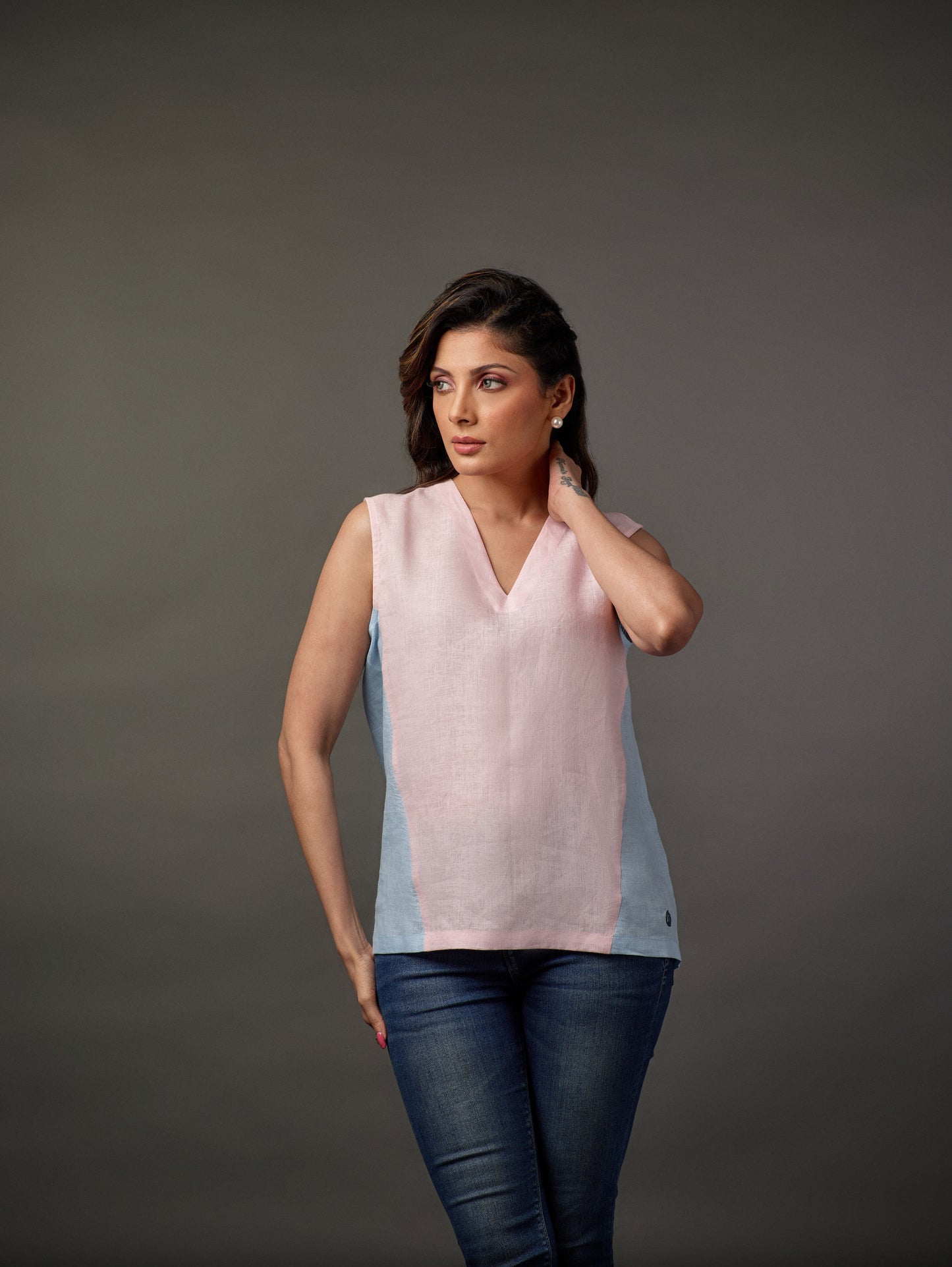 Sleeveless V-neck Linen top